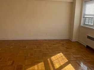 166-05 Highland Ave #3K, Jamaica, NY 11432