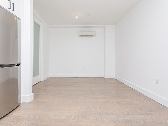 4th image of 282 E 32nd St #2A