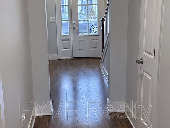 3rd image of 2073 Orangery Dr