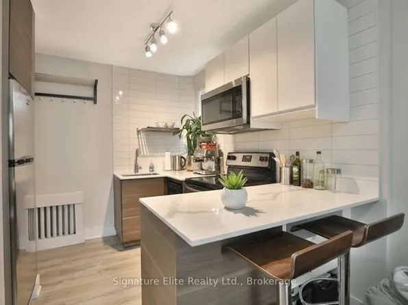 112 Alder Cres #203, Toronto, ON M8V 2H8