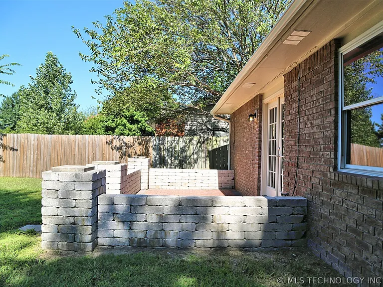 1262 E 140th St — Photo 34