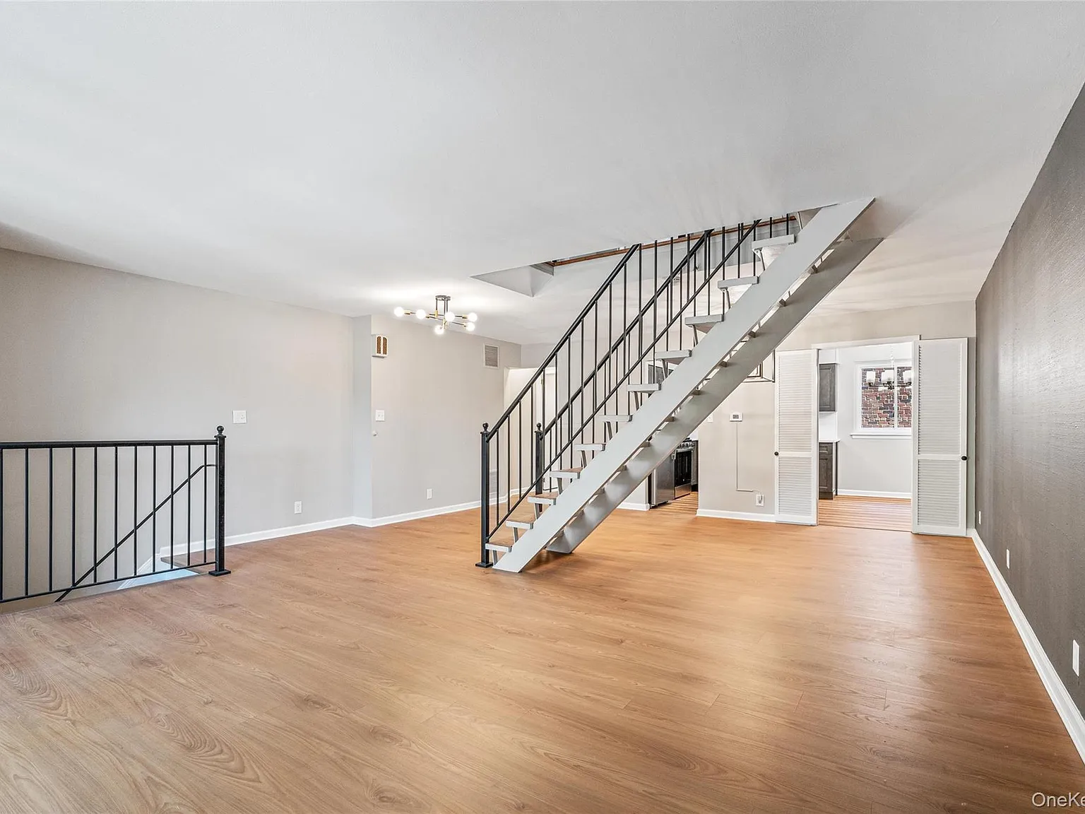 3 bed, 2.0 bath, 1824 sqft, $4,200 — Photo 3