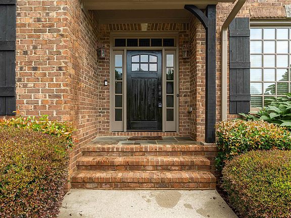 4th image of 1004 Highland Park Pl