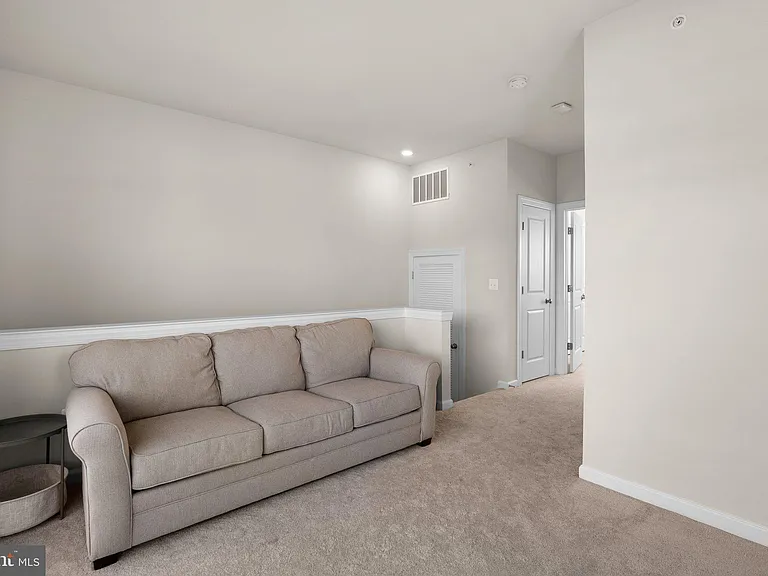 16154 Bowery St — Photo 24