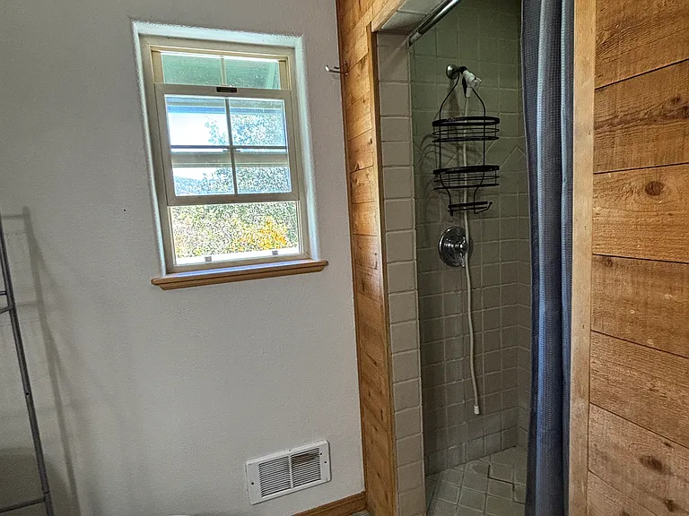 1546 Three Pines Rd — Photo 4