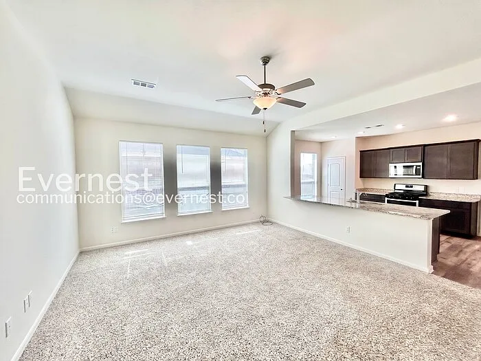 416 Micah Ln — Photo 4