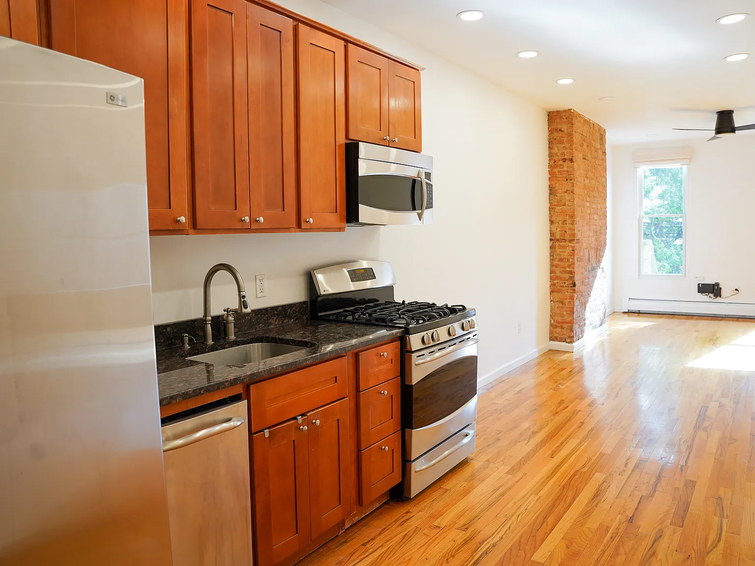137 Street Nicholas's Avenue — Photo 4