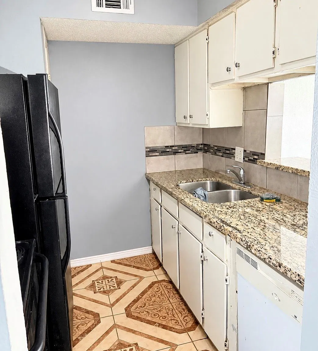2 bed, 2.0 bath, 1102 sqft, $1,349 — Photo 2