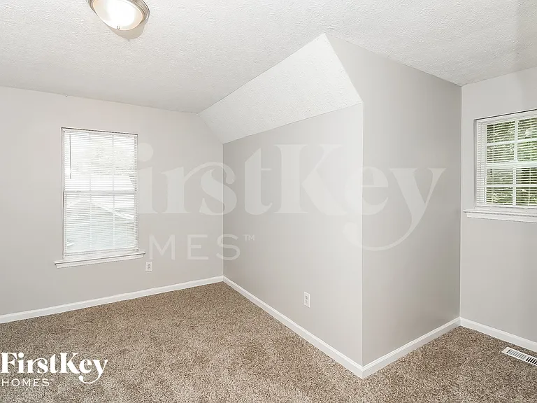 95 Glenwood Ct — Photo 13