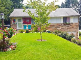 216 Ryan Dr, Pittsburgh, PA 15220