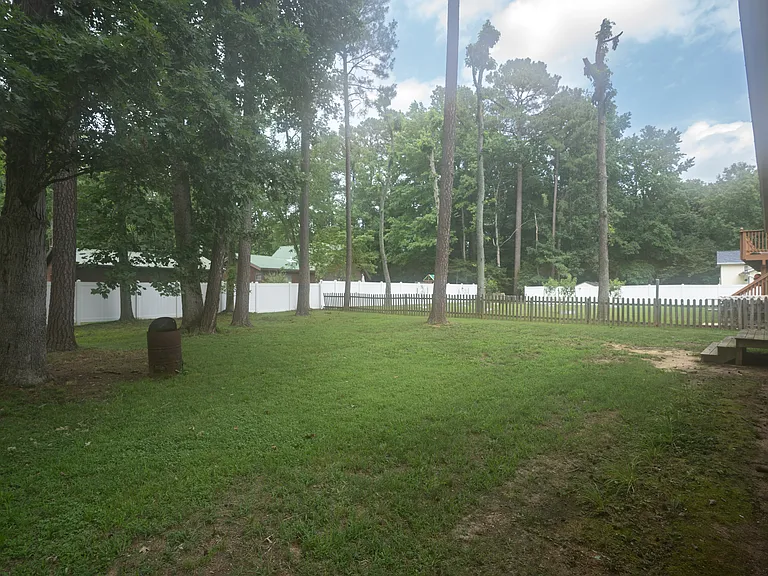 662 Grenada Ln — Photo 12