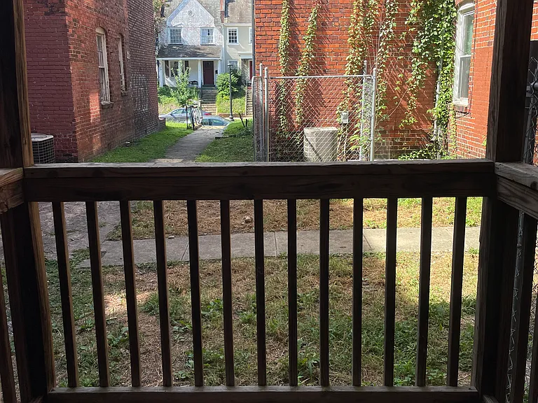 West Grace Apts — Photo 40