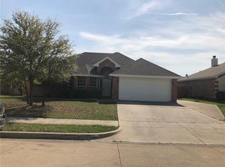 517 Jeffdale Dr, Burleson, TX 76028