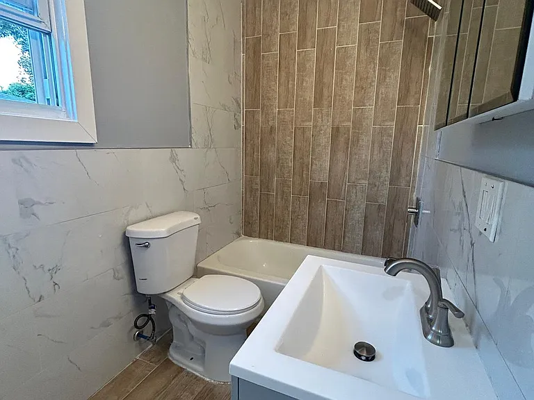 202 Taylor St #2 — Photo 5