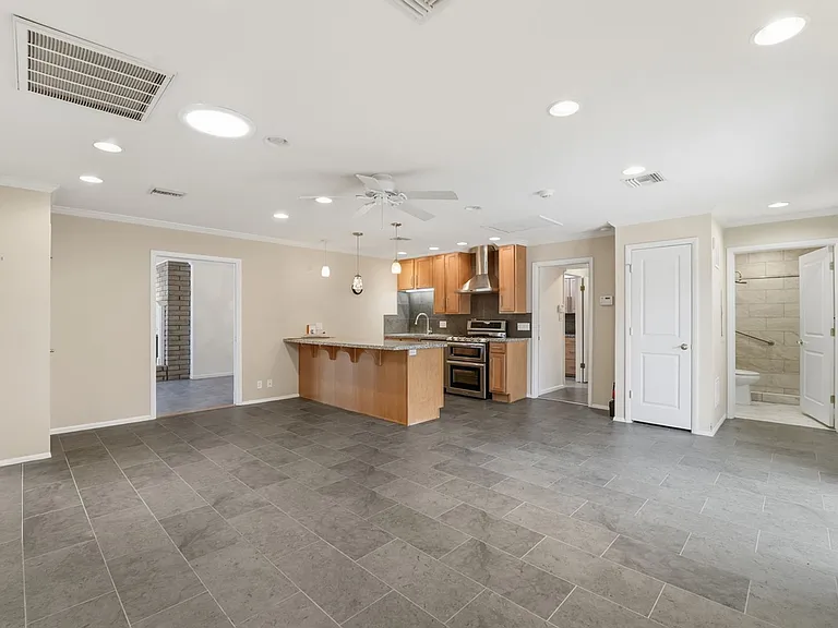 2051 E Hermosa Dr — Photo 44