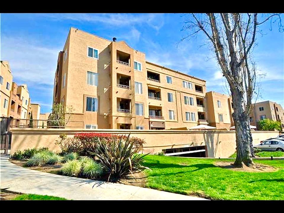 1st image of 3520 Lebon Dr Unit 5201