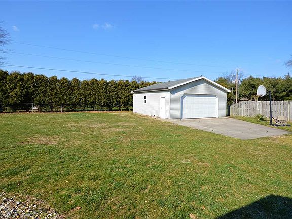 4th image of 52983 Glenmoor St