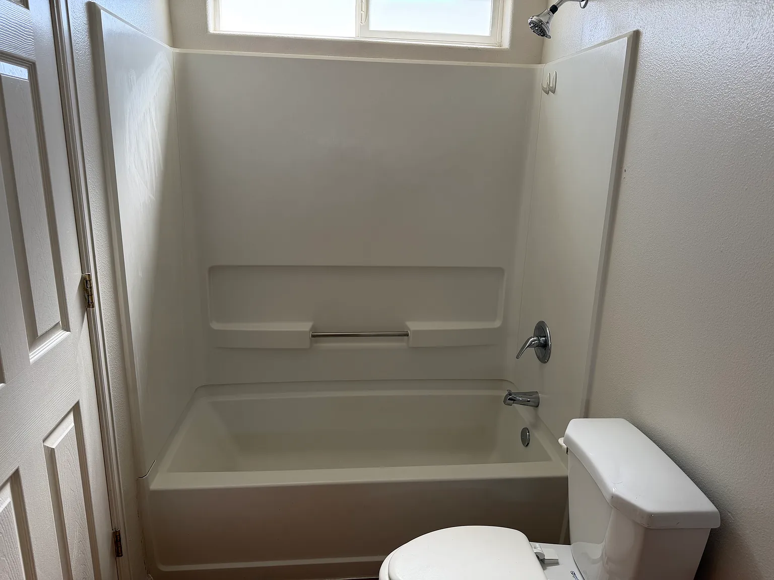 4 bed, 1423 sqft, $2,300 — Photo 3