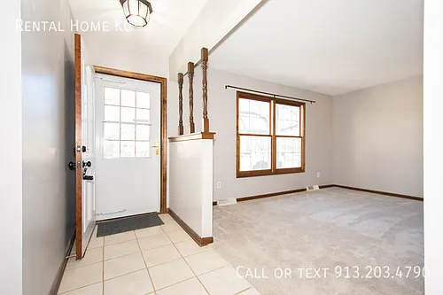 Building Photo - 805 S Virginia Ln