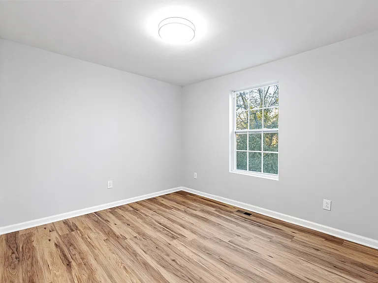 2127 Garfield Ave — Photo 12