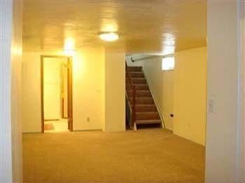 4th image of 221 Sierra Blvd