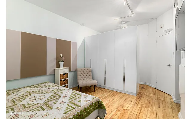 Rented by Douglas Elliman | media 32