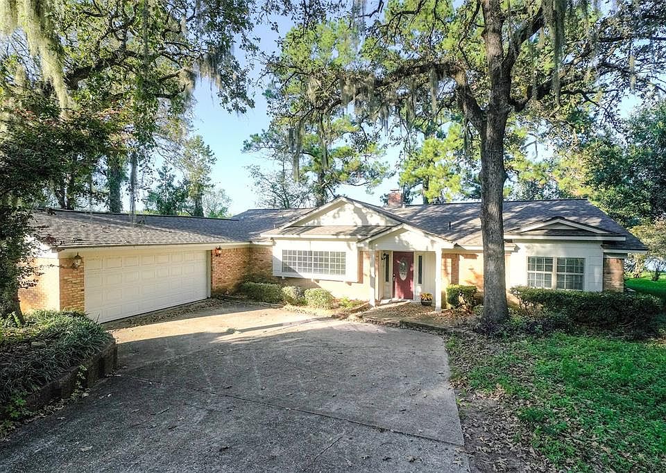 1st image of 615 Brook Hollow Dr