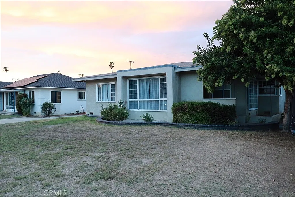 3 bed, 1306 sqft, $4,300 — Photo 3