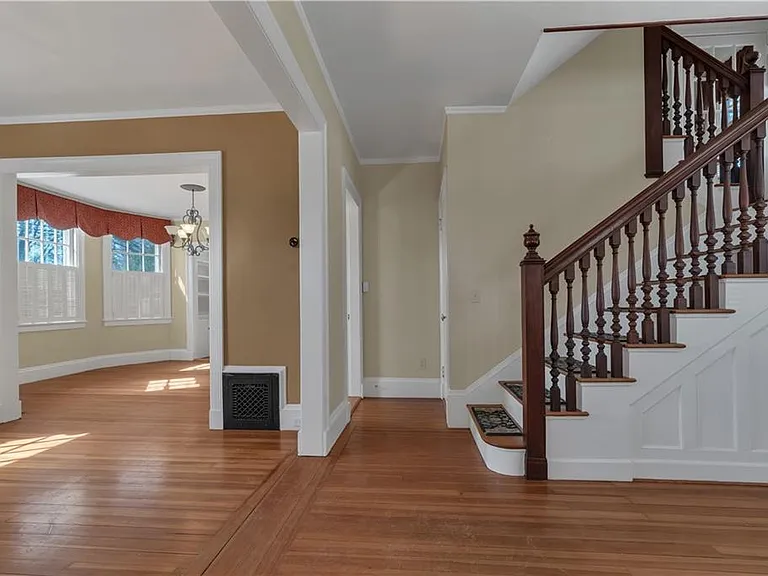 98 Butler Ave — Photo 8