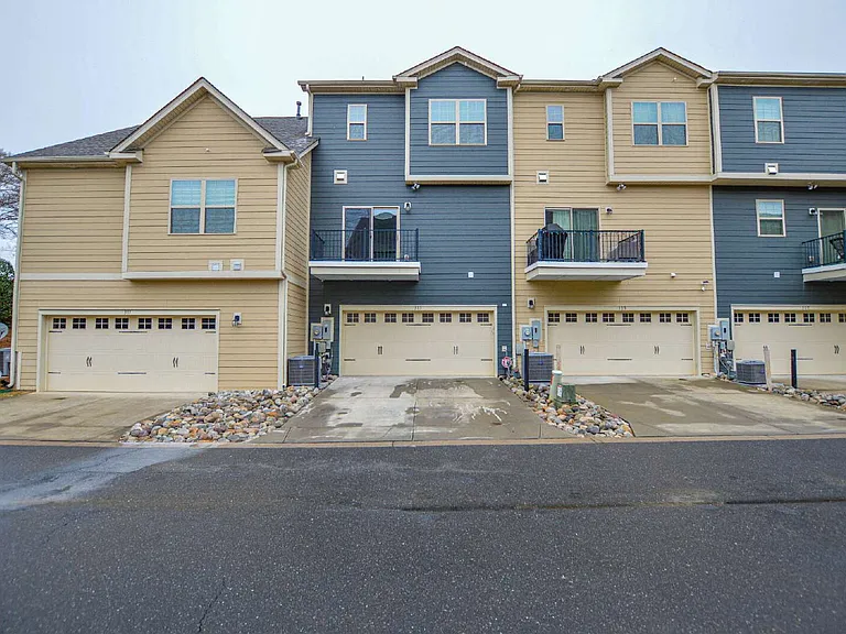 313 Annandale Dr — Photo 33