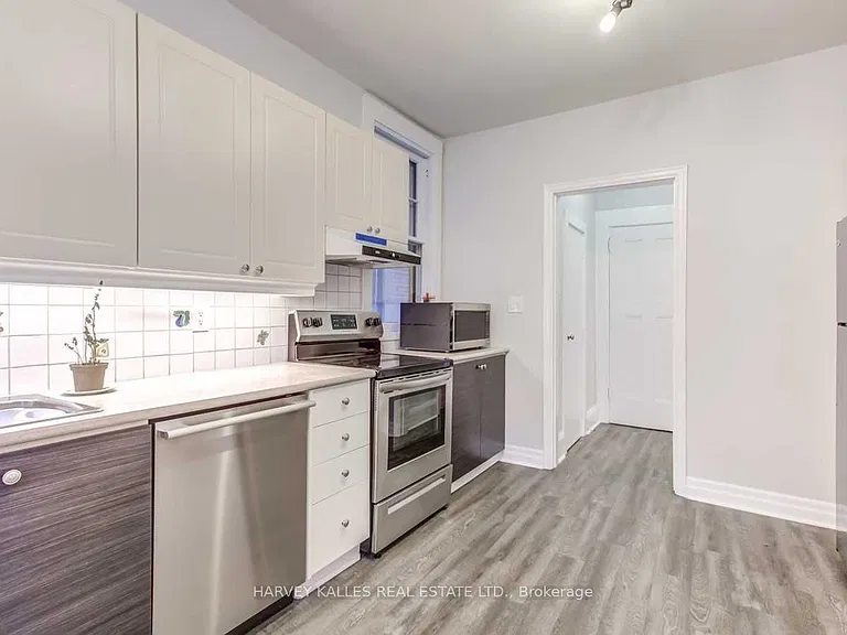 169 Balmoral Ave — Photo 11