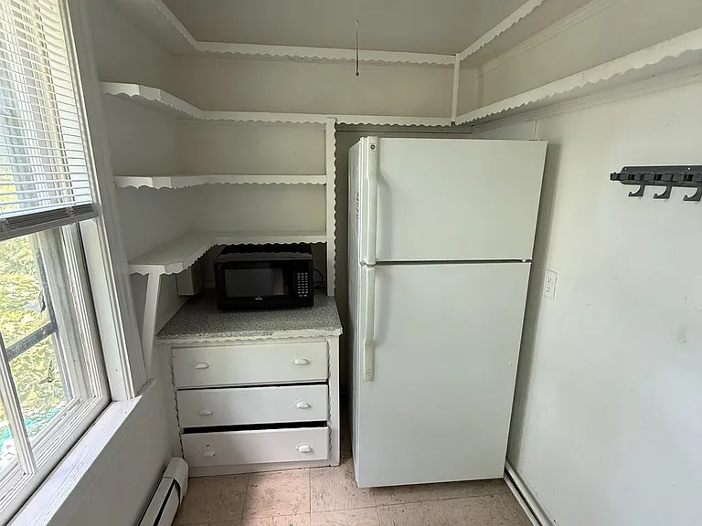 13 Forest Ave #2 — Photo 4