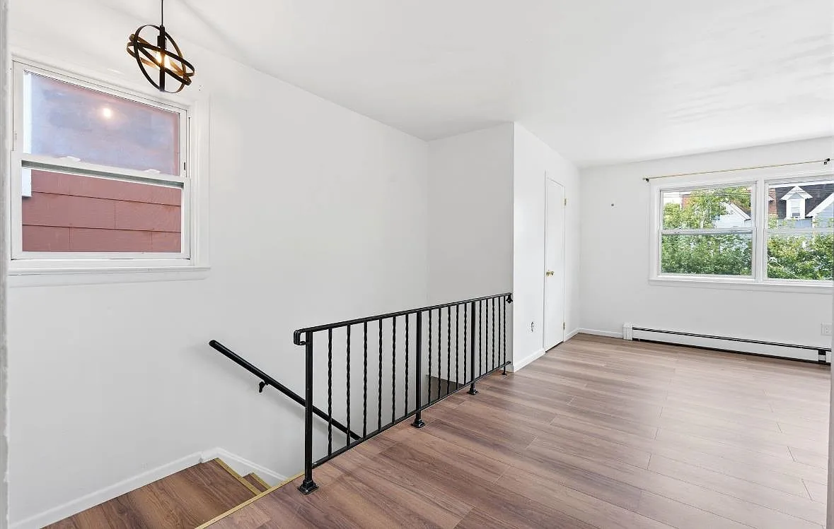 2 bed, 1.0 bath, $2,400 — Photo 4