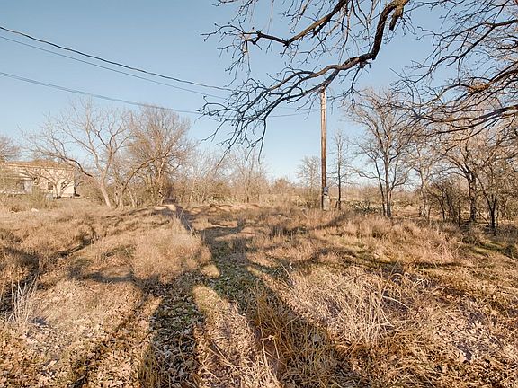 4th image of 2802 Valley View Lane