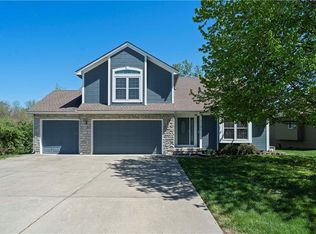 3101 SW Roberts Dr, Lees Summit, MO 64082