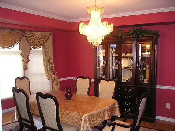 3rd image of 15 Coggins Ln