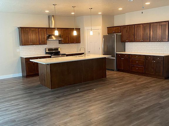 3rd image of 2401 N Sunset Dr