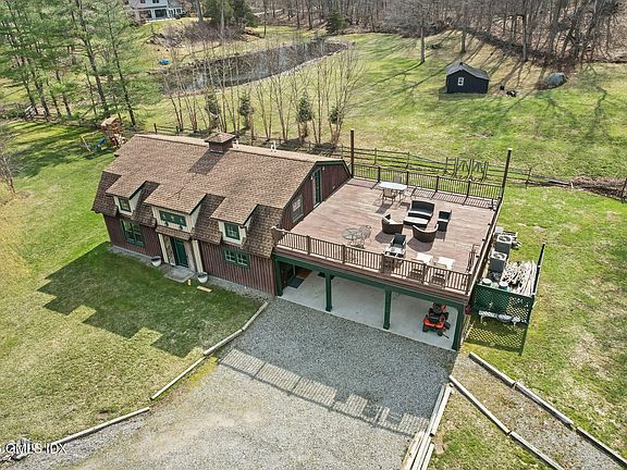 2nd image of 39 Hunting Ridge Rd #2