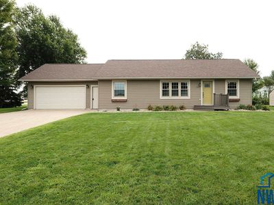 1192 4th Ave NE, Sioux Center, IA, 51250