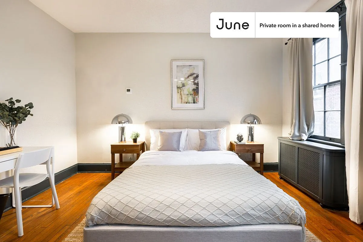 Queen bedroom in 5 bed/2 bath home in Cleveland Park #333 B — Photo 3