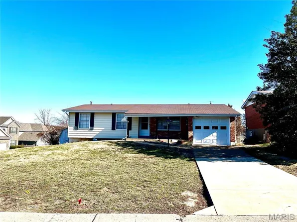 3933 Mitchford Dr, Saint Louis, MO 63125