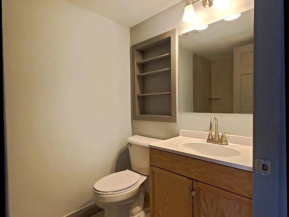 4th image of 13951 Leonard Dr #2S