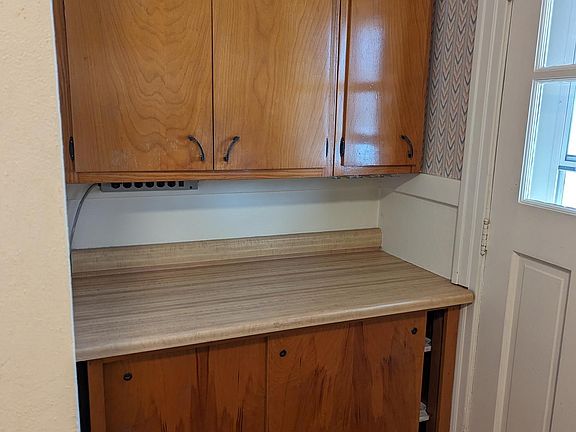 5th image of 3121 Elliot Ave