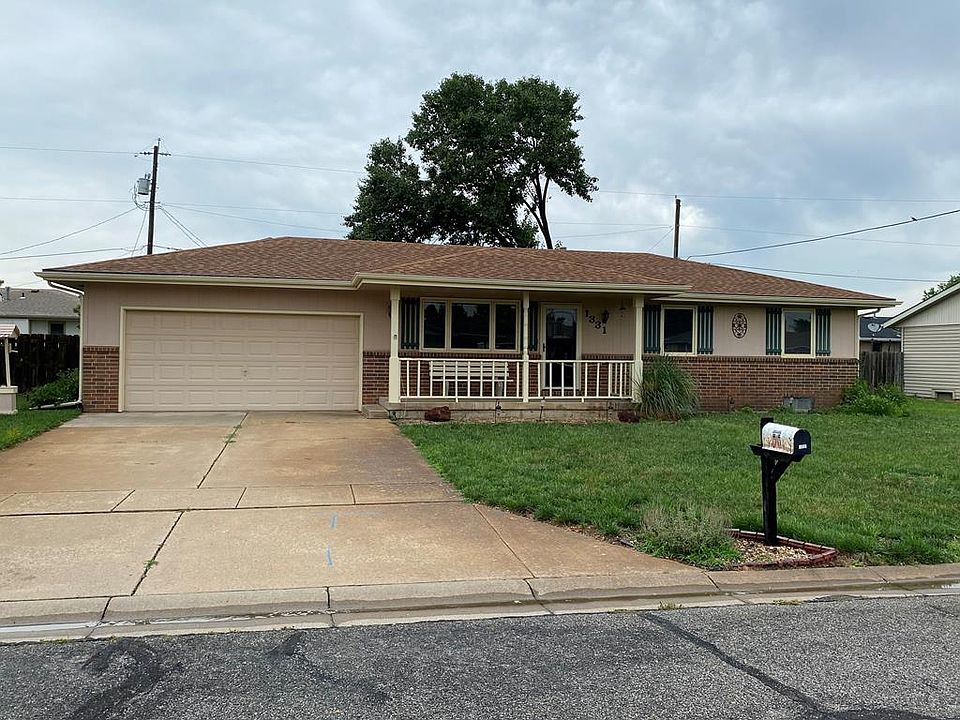 1st image of 1331 E Beloit Ave