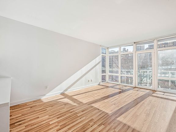 3rd image of 555 W 59th St APT 7E