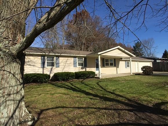 1st image of 842 Fern Dr