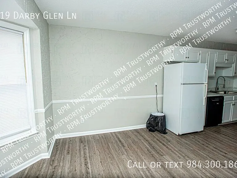 519 Darby Glen Ln — Photo 25