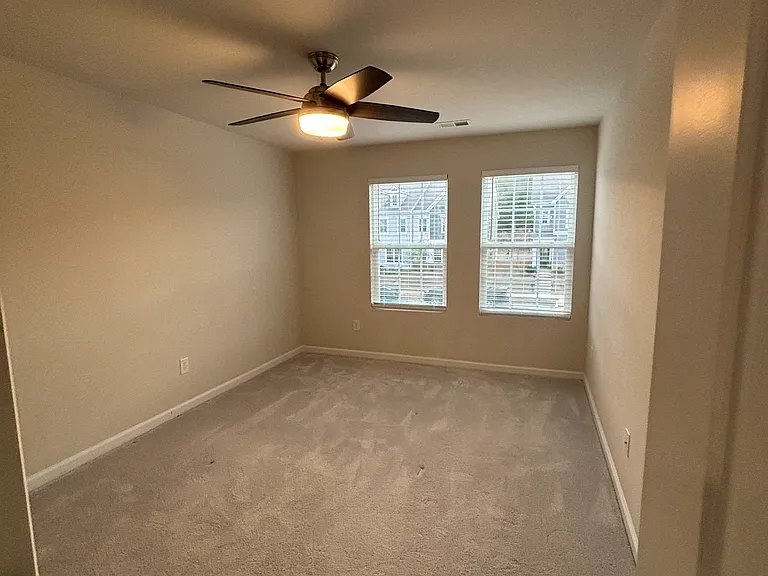 15733 Country House St — Photo 32