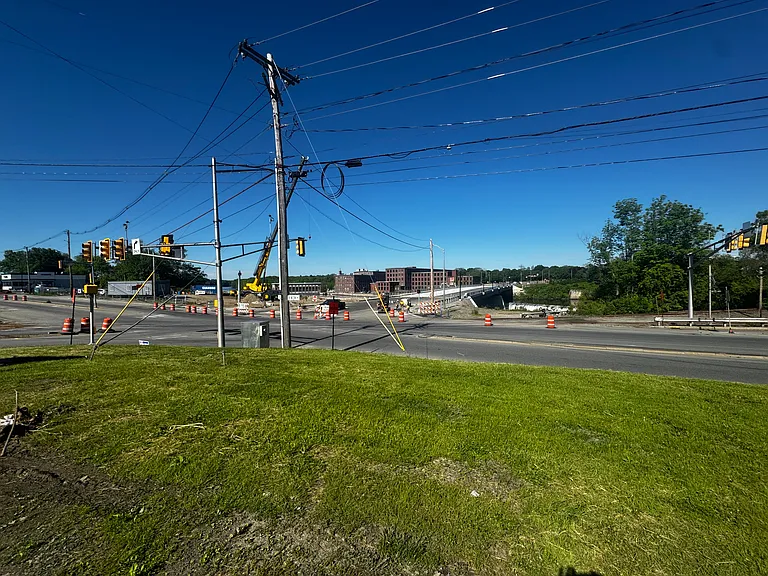 85 Benton Ave #2 — Photo 3