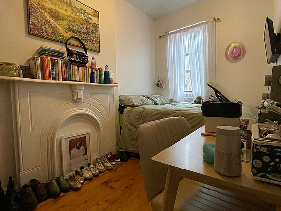 5th image of 423 Wythe Ave APT 2A